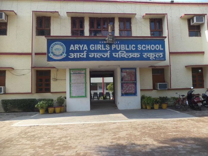 Arya Girls Public School