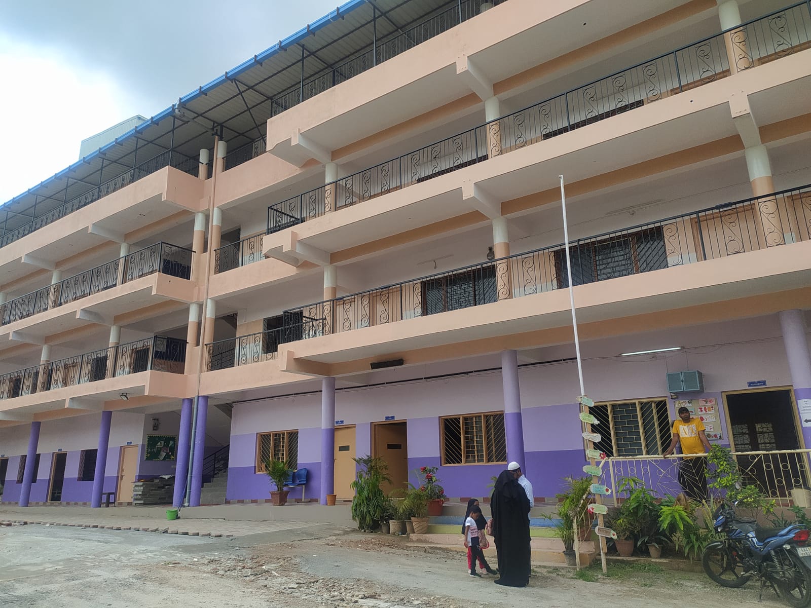 Falcon E Techno School