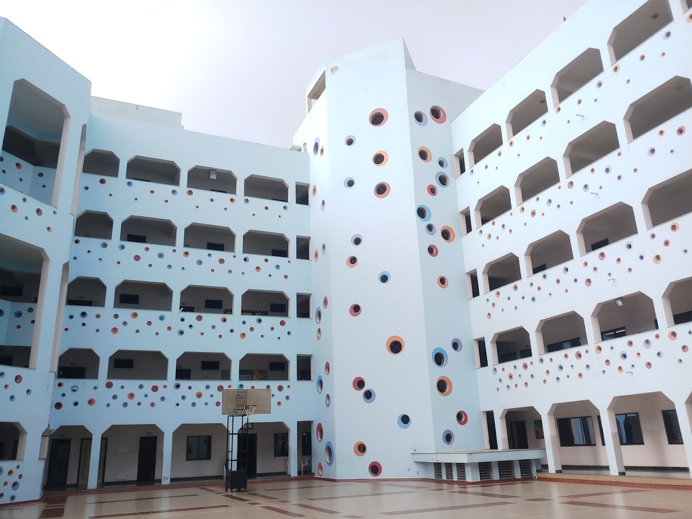 Hills\' High School